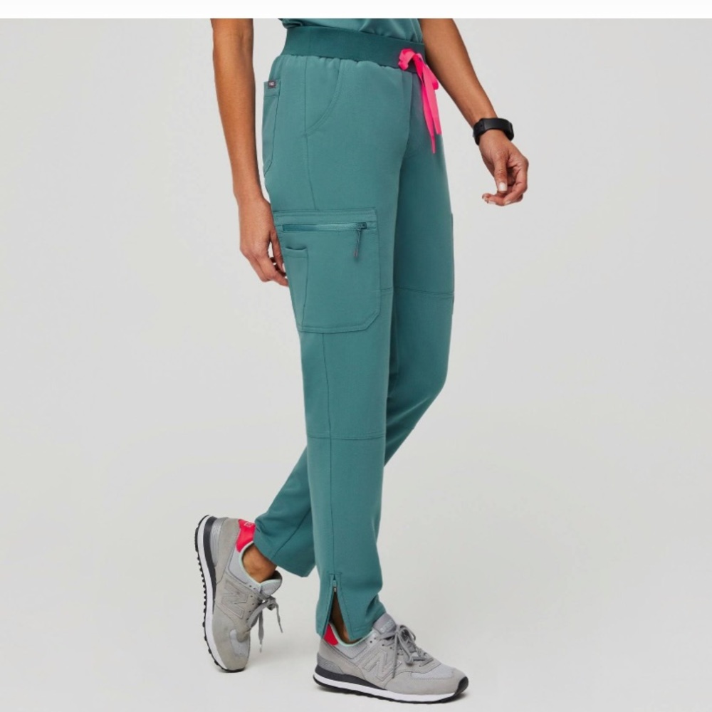 FIGS Hydrogreen Remix Yola Scrub Pants. Size XS/TALL
